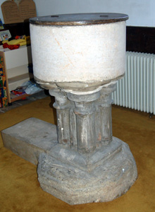 Harrold church - font May 2008